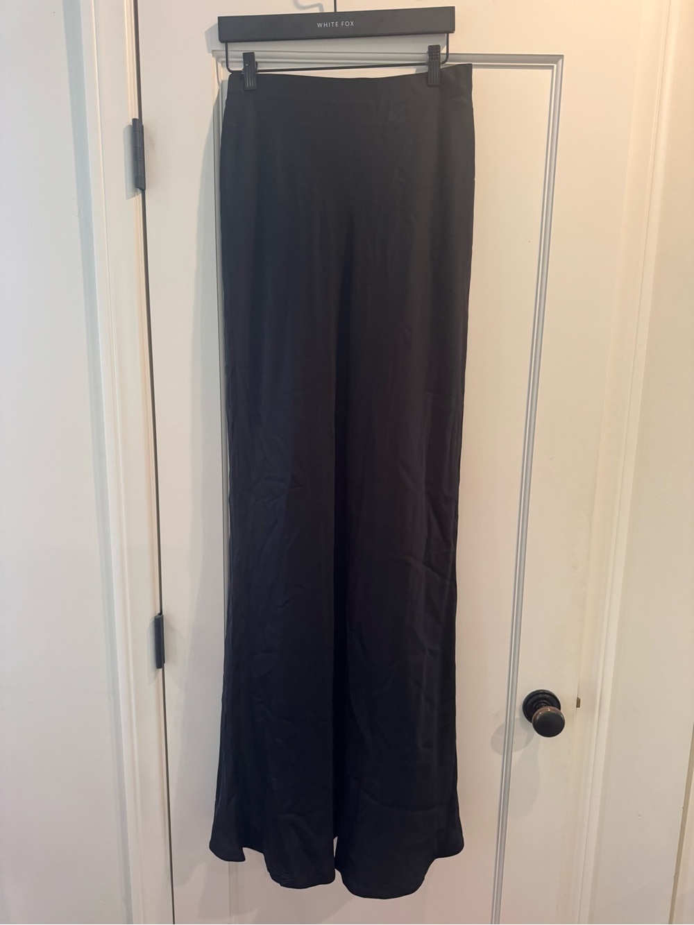L'AGENCE Black Wide-Leg Trousers - Effortless Silhouette - Picture 2 of 6